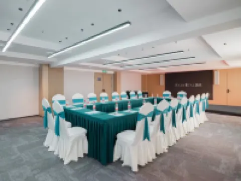 H Crystal Hotel (Gaoping Sanguan Center Yandi Park) Hotéis em Gaoping