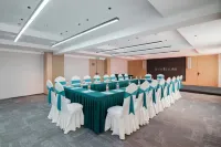 H Crystal Hotel (Gaoping Sanguan Center Yandi Park)