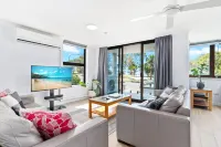 Windward Apartments - balcony
