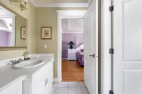 Vancouver Red House Hotels in Port Coquitlam
