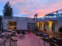 A homestsy by the side of kurdenin Road