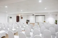 The Palms Hotels in Moragalla