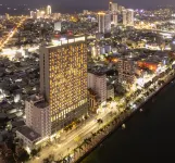 Wink Icon Hotel Danang Riverside - Luxury Suites - 24hrs Stay & Rooftop Pool Bar Các khách sạn gần Trường Đại Học Sư Phạm - Đại học Đà Nẵng
