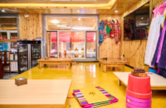 Jiatinglv Hotel (Changbai Mountain Gaoshan Garden)
