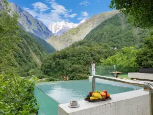 Hailuogou Tongtang·Secret Garden Holiday Villa·Snow Mountain View Wild Luxury Holiday Villa
