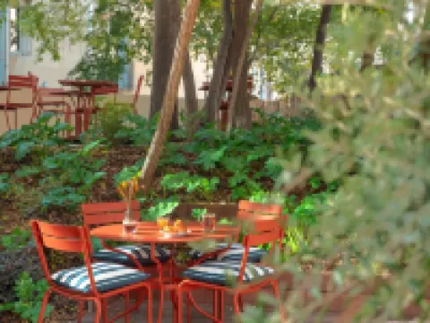 蒙彼利埃Eklo酒店 鄰近蒙彼利埃凱旋門的酒店