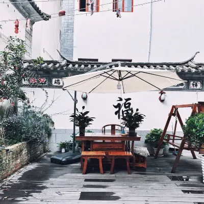 Dali Shuomo Inn (Old Town Erhai Gate) - 2 Yıldız