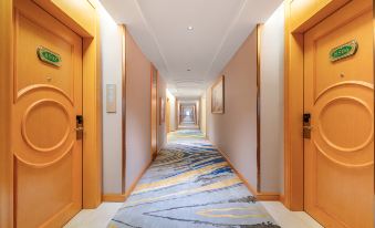Vienna International Hotel (Shenzhen Buji Dafen Metro Station)