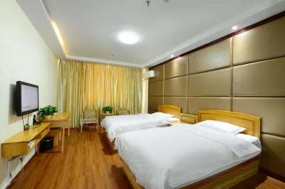 Fuyun Jiayuan Express Hotel Hôtels à proximité de : Qiaku'ertu Passenger Transport Terminal