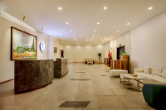 โรงแรมโฮมอินน์ เฟอรี่แลนด์ (ถนนเทียนซานตะวันตก คู่เอ่อเล่อ)