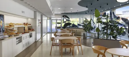 B&B Hotel Girona 3 Отели рядом с достопримечательностью «Parc de les Moreres»
