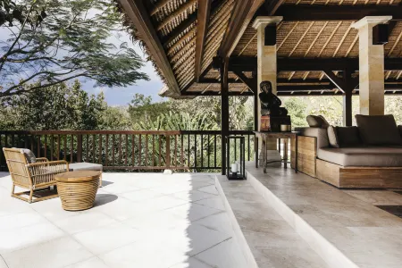 Aman Villas at Nusa Dua Отели рядом с достопримечательностью «Nyang-nyang Beach»