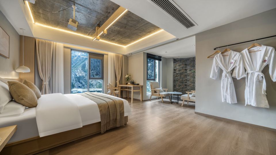 Zhiyun · Wuyou Homestay (Wenchuan Museum)