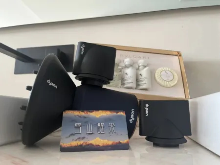 Snow Mountain Wake Up Hotel