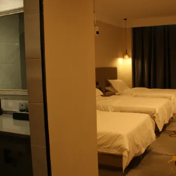 Find the Everest Hotel