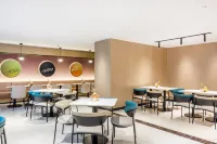 Hello Yucheng Hotel (Guangfeng Coach Terminal Branch) - con vista montagne