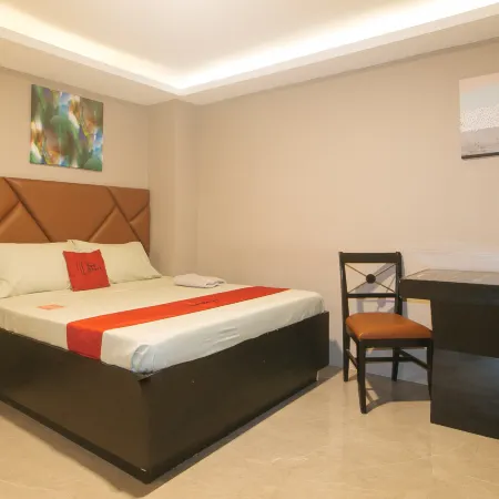 RedDoorz Plus @ Seventy Five Inn Near Manila Airport