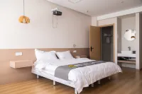 桃也民宿 鄰近新疆生產建設兵團第十三師新星市博物館的酒店