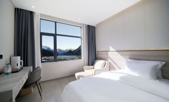 Baiyi Fuoxi Hotel (Basuran Wuhu Branch)