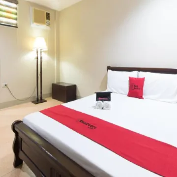 RedDoorz @ Teofila Lodge