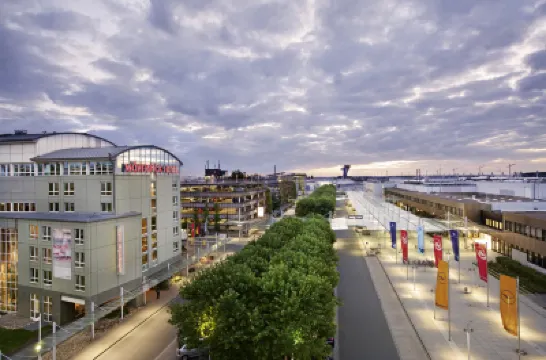 Mövenpick Hotel Nürnberg Airport Hotel dekat Bandara Nuremberg