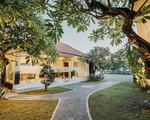 You Suite Seminyak Hotels near Dewi Sri