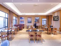 Vienna International Hotel (Jingzhou Wuyue Plaza Xintiandi) - Pet friendly