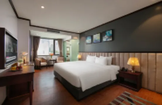 เมย์ เดอ วิลล์ คอร์เนอร์ โฮเทล