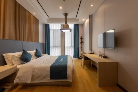 HOMEINN HUAYI HOTEL Отели рядом с достопримечательностью «Zhu De Commander in Chief Mrs. Xiao Jufang Former Residence»