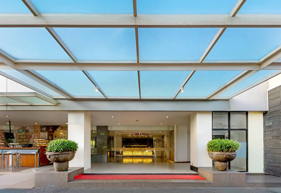 1. 페이브호텔 하이..