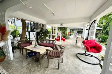 รูปภาพของบ้านสวนสุรีย์ รีสอร์ท