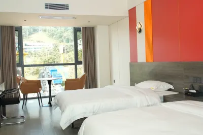 Xinshun Hotel Hotels near Mohan