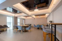 Homeinn · neo (Liuzhou Station Liunan Wanda Plaza) - Pet friendly