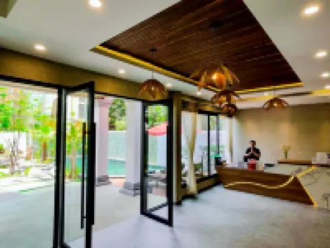 The Luxury Hotels near Street 08