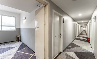 Yixuan Hotel (Lianyungang Suning Square High speed Railway Station Branch)