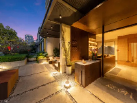 Yihui Villa Hotel Hotels near National Geographic Ultimate Explorer