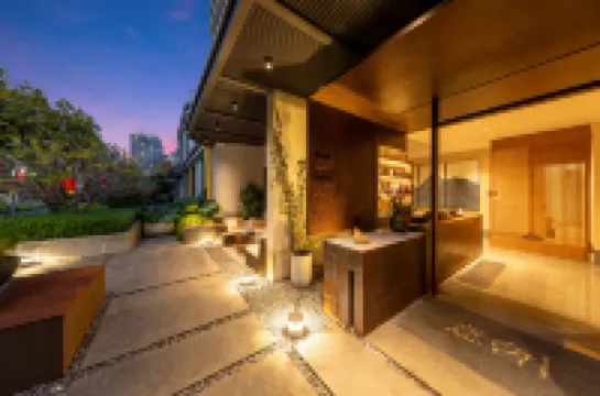 Yihui Villa Hotel Hotels near National Geographic Ultimate Explorer