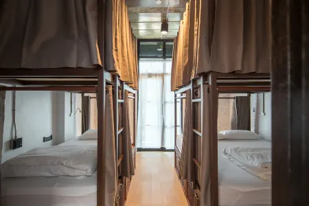 Yindee Travellers Lodge Отели в г. Нан