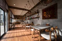 Yueshan Four Seasons Homestay