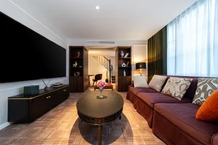 ROSE WINTER Homestay (Pingyang Aojiang Wanda Plaza Branch)