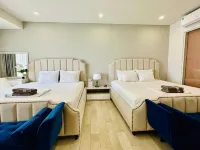 Connecting studios ocean view in center Hotels in 