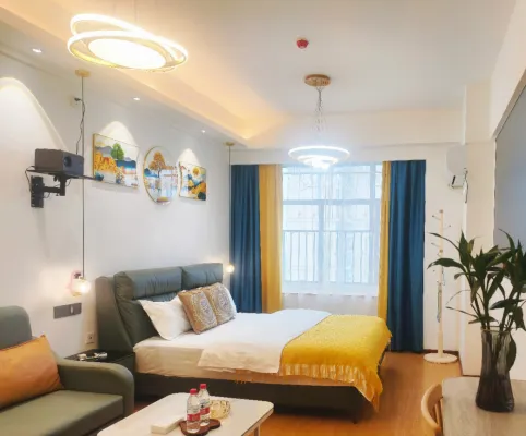 Butterfly Love Flower City Homestay (Huzhou Wuyue Square Branch)