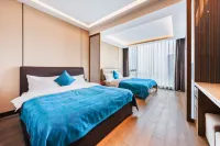 Grand Emporium Rezen ESA Apartment - Apartments