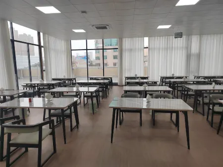 Rezen Hotel Linchuan Отели рядом с достопримечательностью «Zhengjue Ancient Temple»