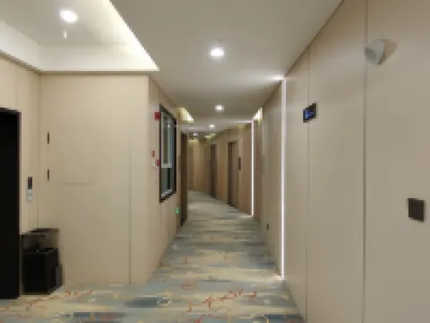 Jinxing Grand Hotel Hotels in Luntai