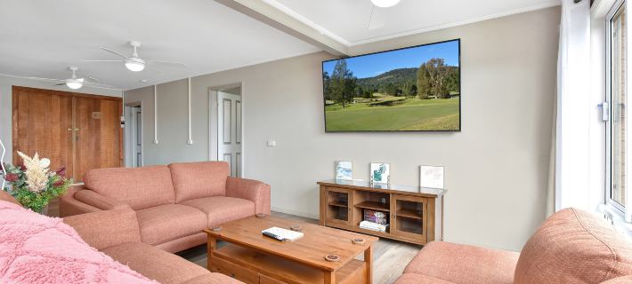 Coal d' Vine Entertainer - Cessnock NSW Hotels in Cessnock City