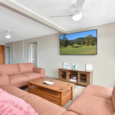 Coal d' Vine Entertainer - Cessnock NSW