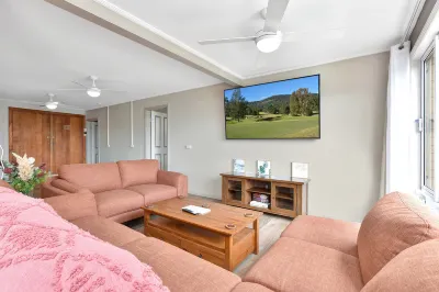 Coal d' Vine Entertainer - Cessnock NSW