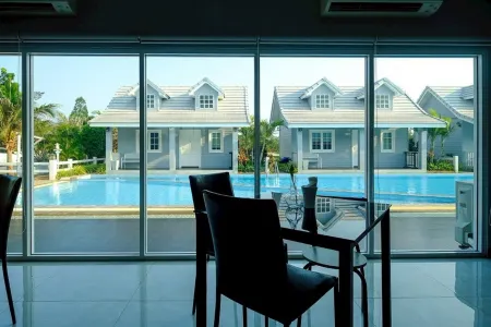 The Memory Luxury Resort Отели рядом с достопримечательностью «Hat Chao Samran»