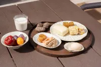 "Ru Yuan Xiao Zhu" B&B in Yunhe Terrace.